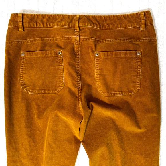 L.L. Bean Gold Mustard Cotton Corduroy Pants; Women's size 6 - Picture 5 of 11